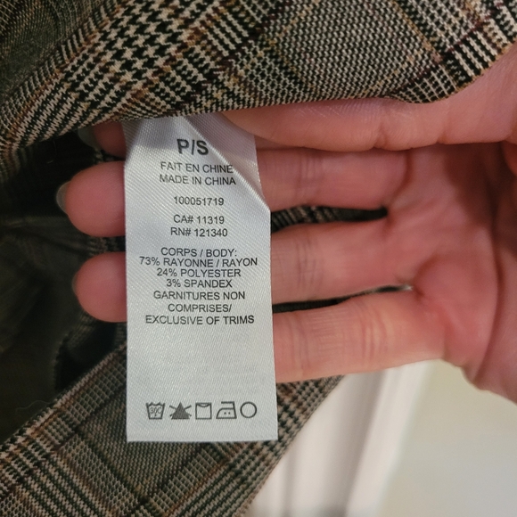 Women's Plaid Mini Skirt - Picture 3 of 4